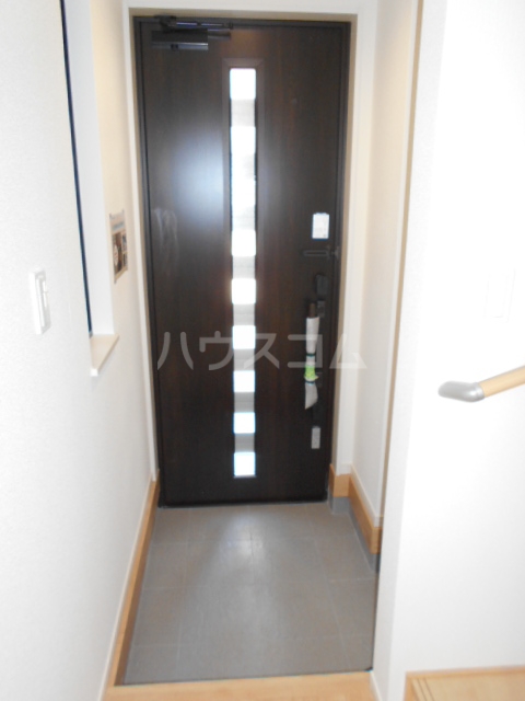 16/30 玄関