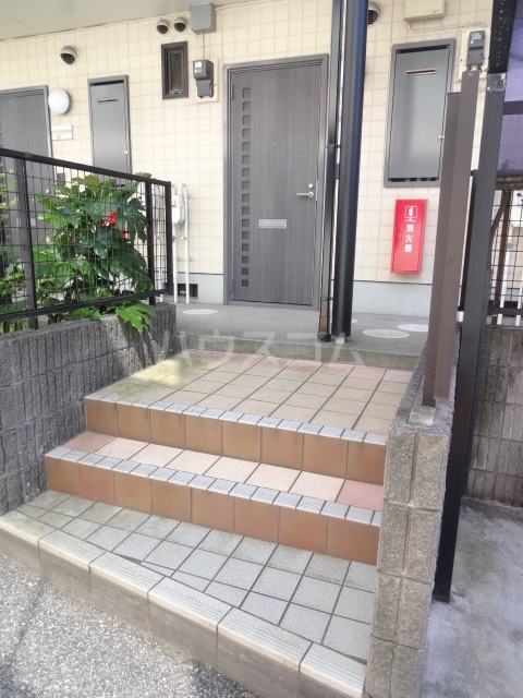 3/4 エントランス