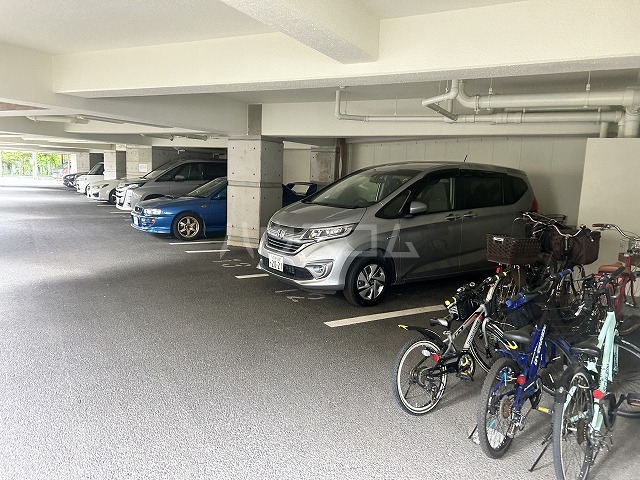 25/27 駐車場