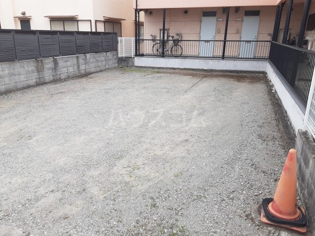 2/4 駐車場