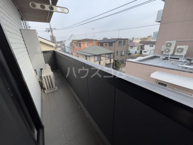 18/28 バルコニー