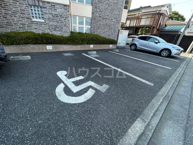 22/30 駐車場