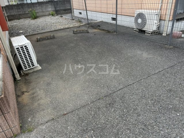 28/30 駐車場