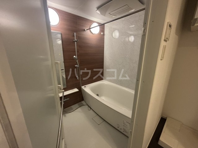 13/30 浴室
