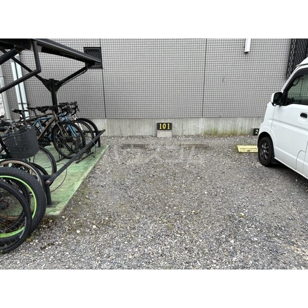 17/26 駐車場