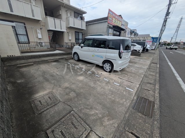 22/30 駐車場