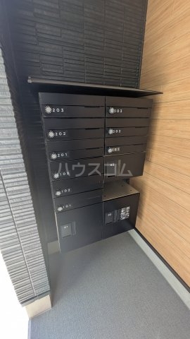 18/28 エントランス