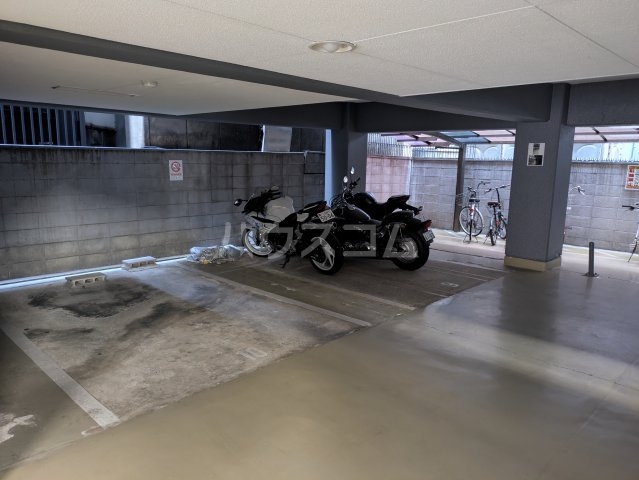 22/30 駐車場