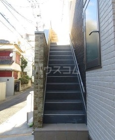 19/29 エントランス