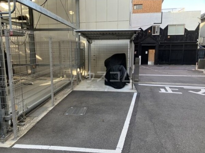 18/18 駐車場