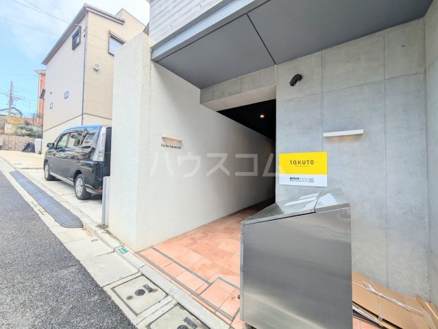 21/27 エントランス