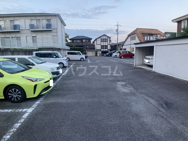 22/30 駐車場
