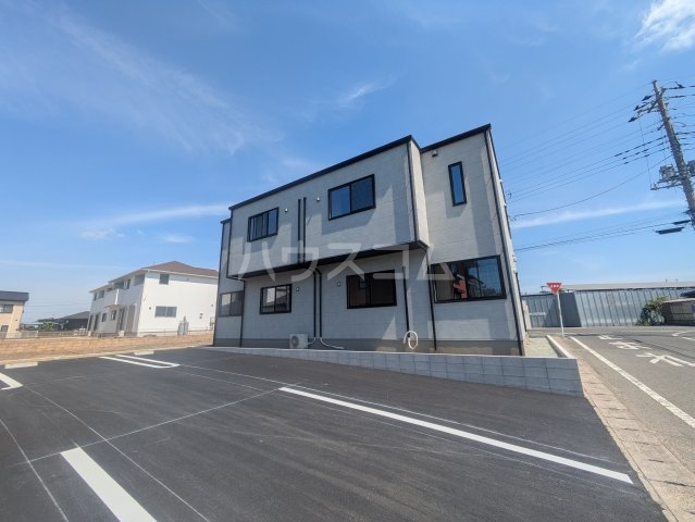 27/30 駐車場