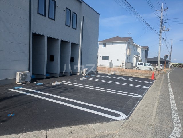 28/30 駐車場
