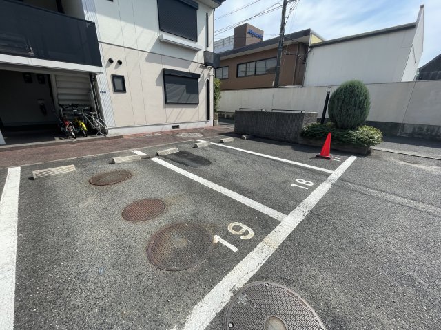 2/4 駐車場