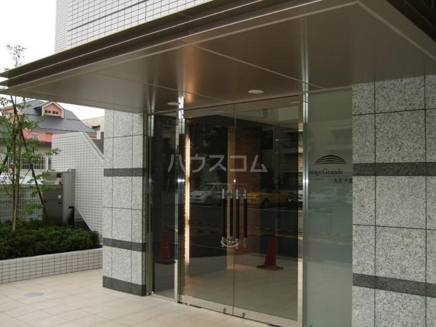 16/20 エントランス