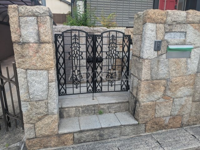 2/4 エントランス