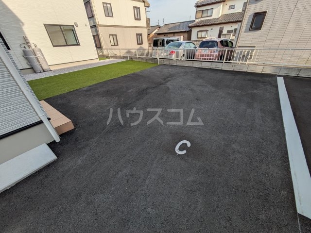 26/27 駐車場