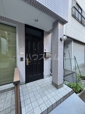 21/23 エントランス