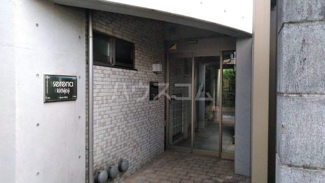 28/29 エントランス