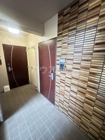 28/30 エントランス