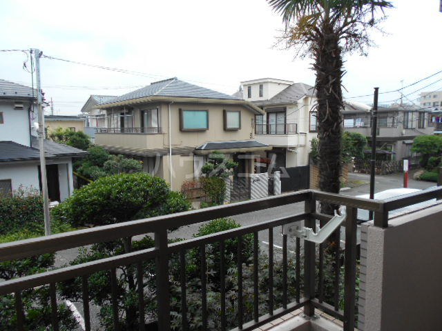 18/19 エントランス