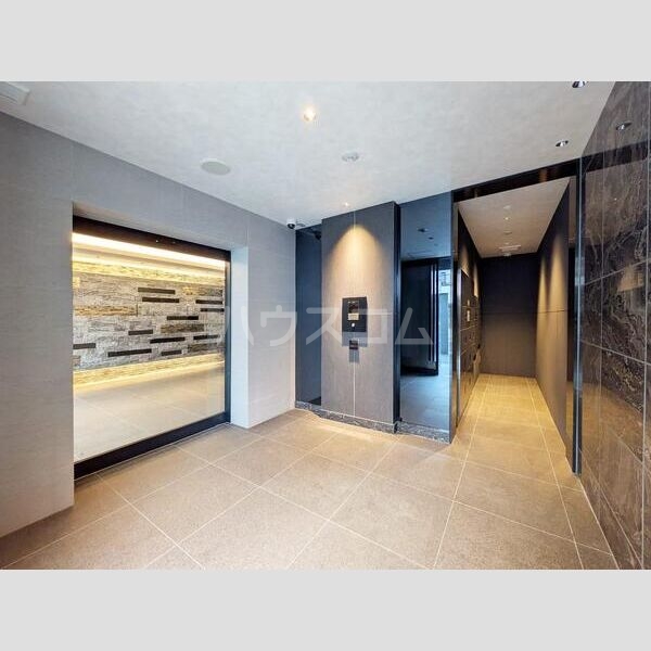 13/22 エントランス