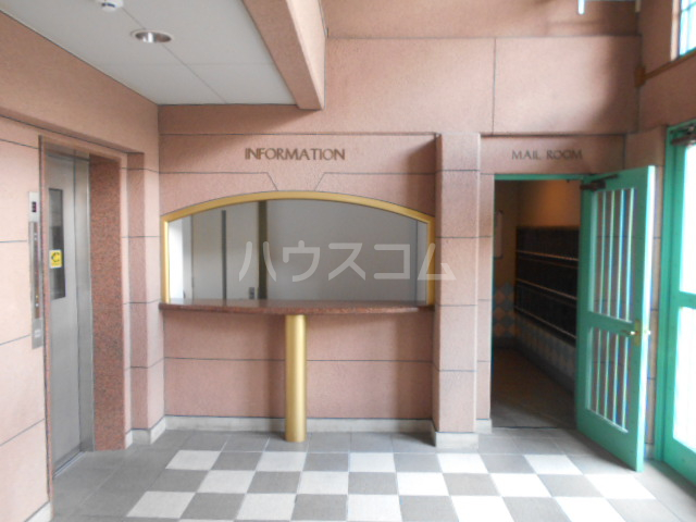 22/30 エントランス