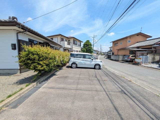 27/28 駐車場