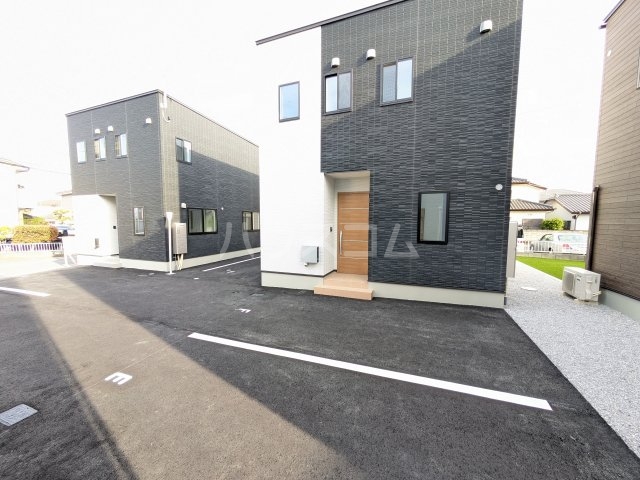 28/30 駐車場