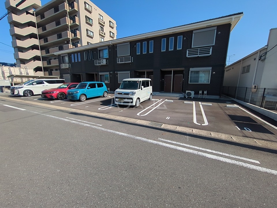 2/6 駐車場