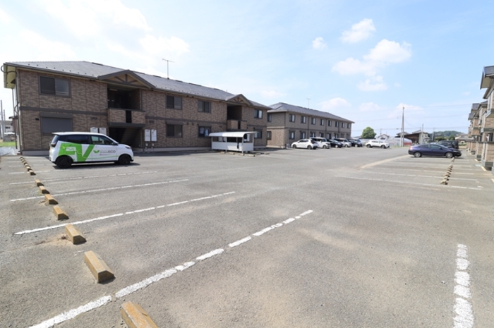 27/30 駐車場