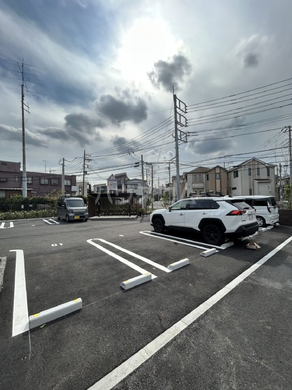 23/30 駐車場