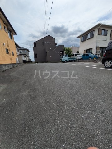 18/28 駐車場