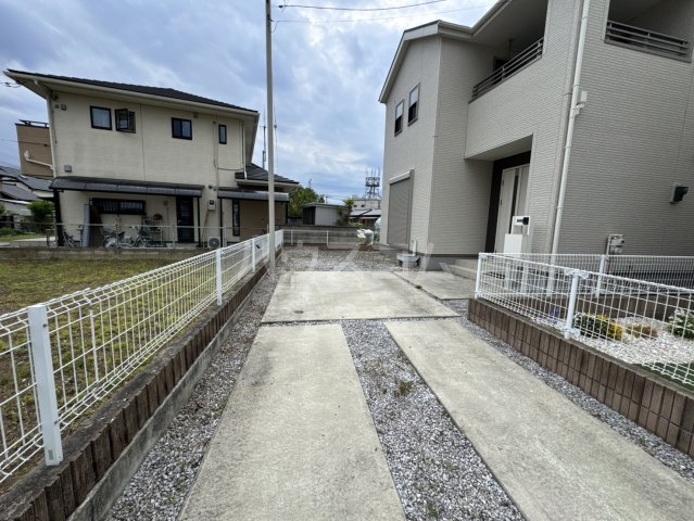 2/3 駐車場