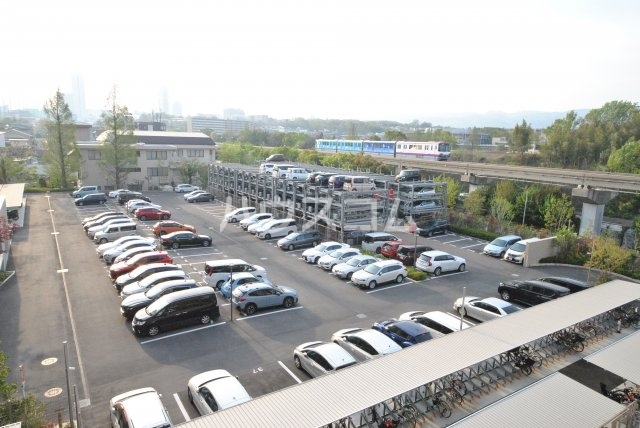 26/30 駐車場