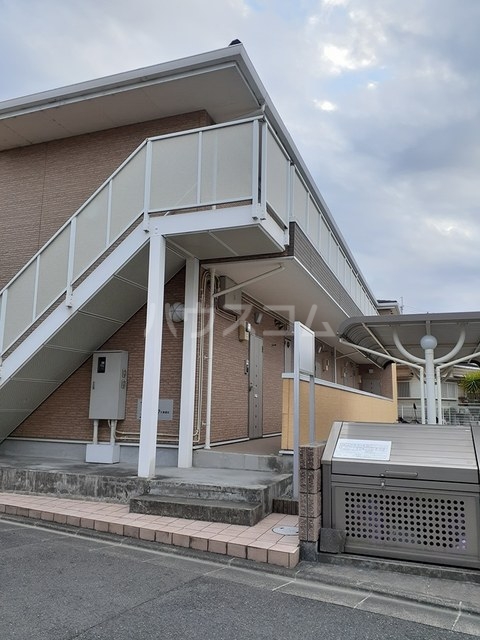 13/16 エントランス
