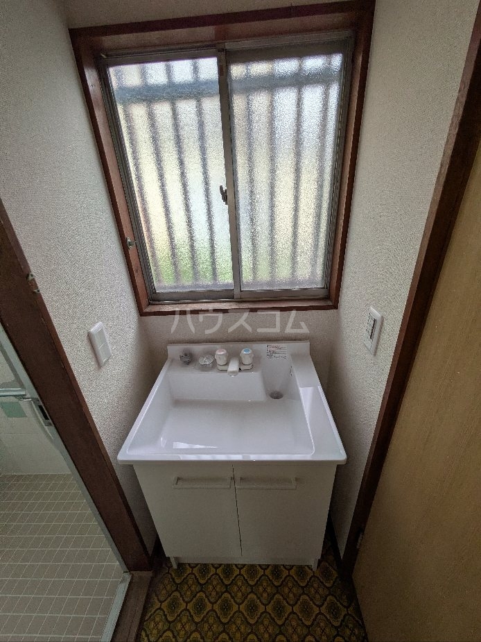 13/30 洗面