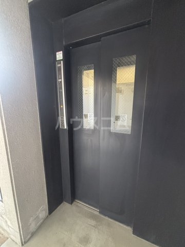 3/5 エントランス