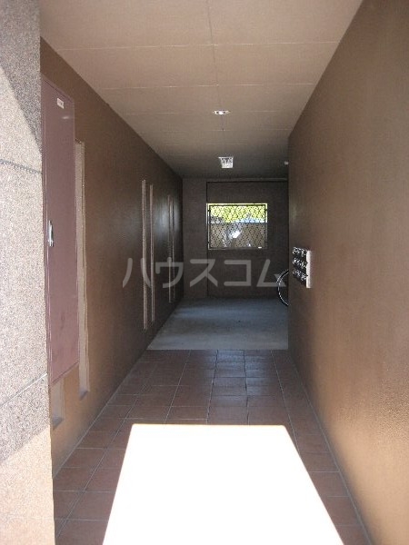 22/30 エントランス