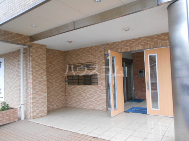 2/3 エントランス