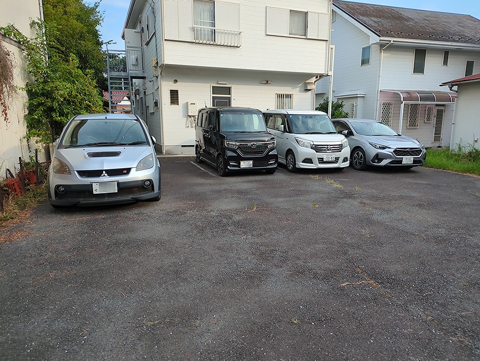 18/21 駐車場