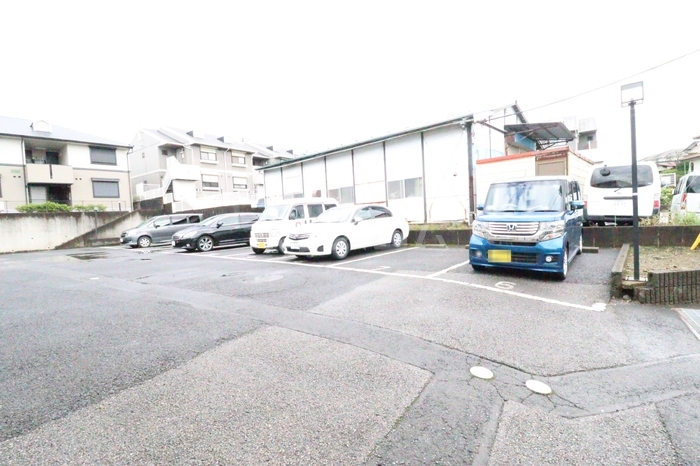 18/19 駐車場