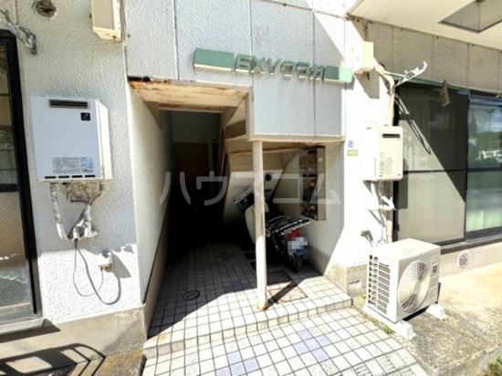 2/4 エントランス