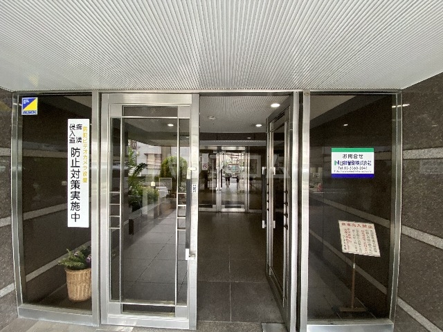 19/28 エントランス