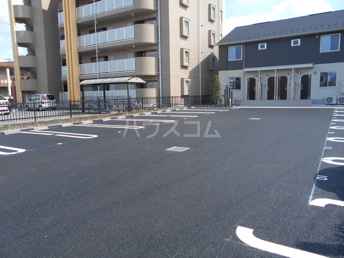 2/6 駐車場