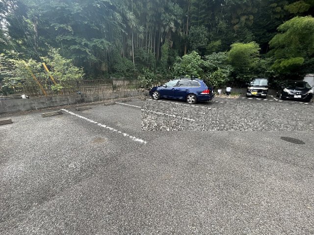 28/30 駐車場