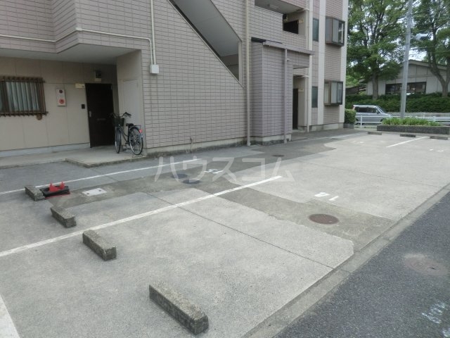 22/30 駐車場