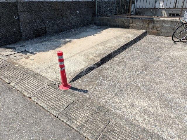 2/2 駐車場