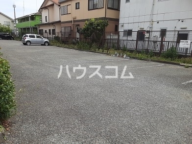 18/28 駐車場